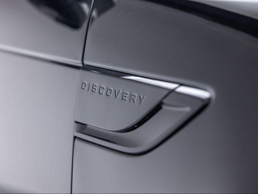 new 2025 Land Rover Discovery car, priced at $68,343