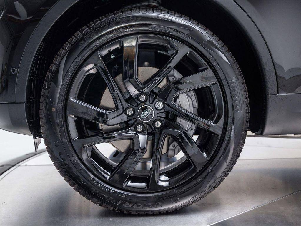 new 2025 Land Rover Discovery car, priced at $68,343