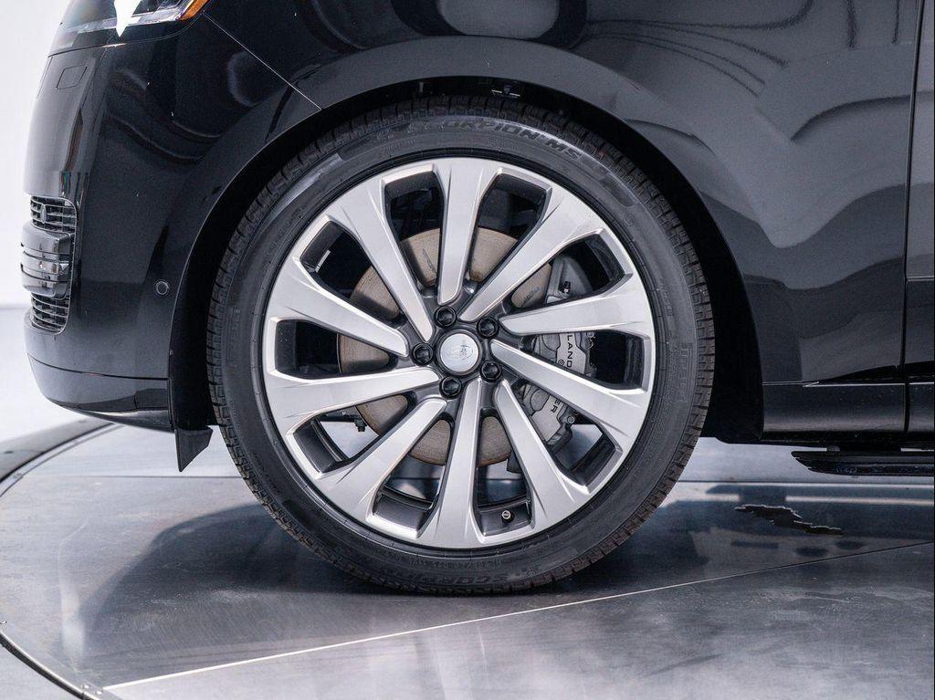 new 2025 Land Rover Range Rover car