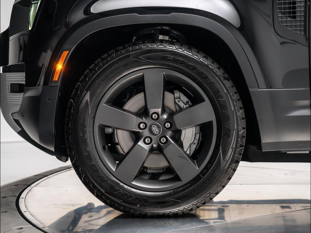 new 2025 Land Rover Defender car