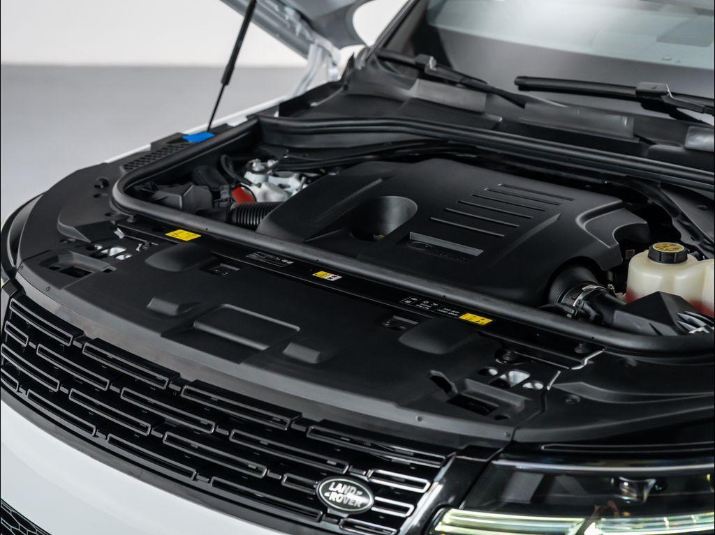 new 2025 Land Rover Range Rover Sport car