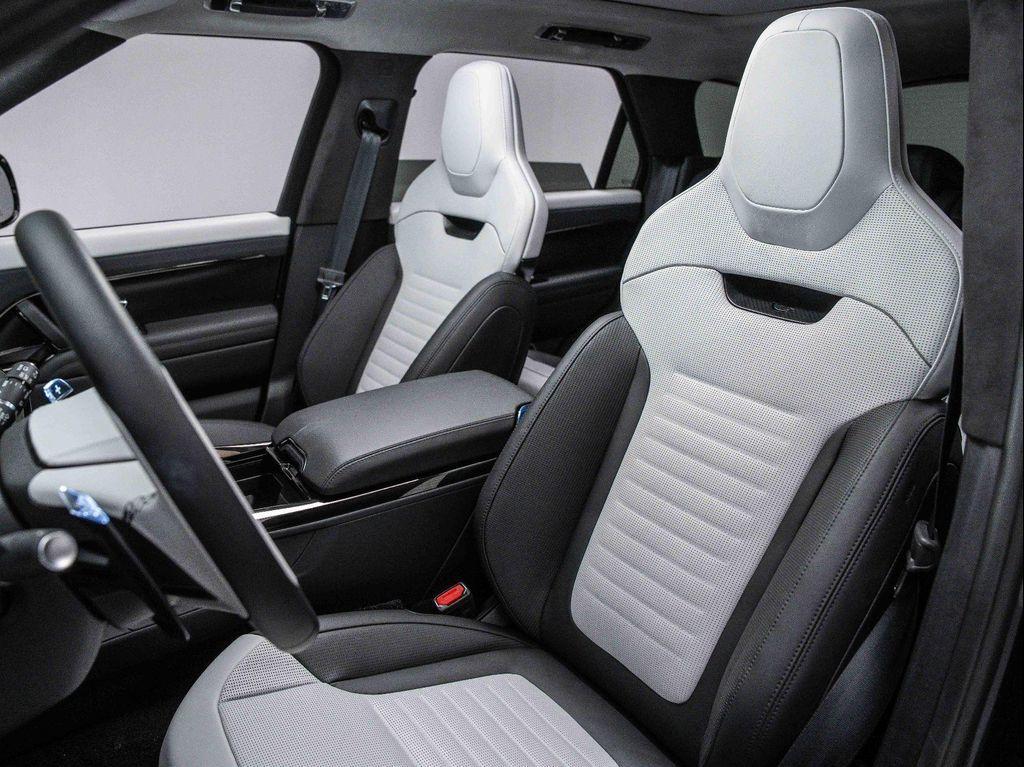 new 2025 Land Rover Range Rover Sport car