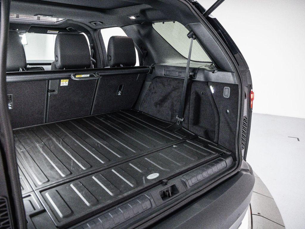 new 2025 Land Rover Discovery car, priced at $68,343