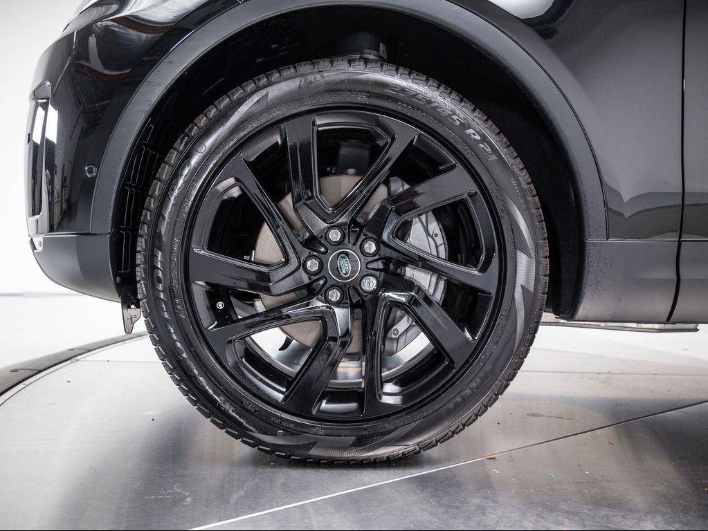 new 2025 Land Rover Discovery car, priced at $68,343
