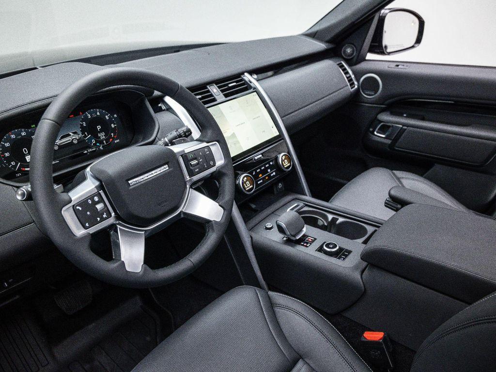 new 2025 Land Rover Discovery car, priced at $68,343