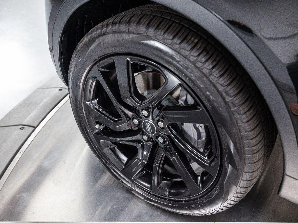 new 2025 Land Rover Discovery car, priced at $68,343