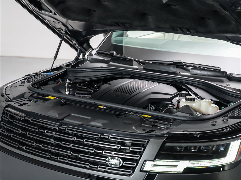 new 2025 Land Rover Range Rover car