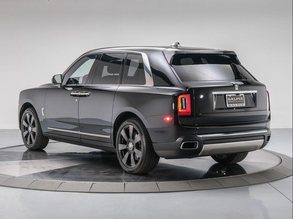 used 2019 Rolls-Royce Cullinan car, priced at $234,927