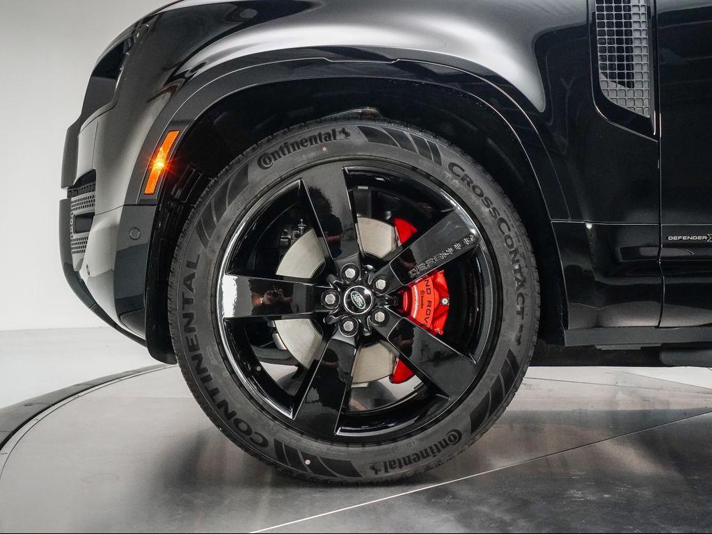 new 2025 Land Rover Defender car