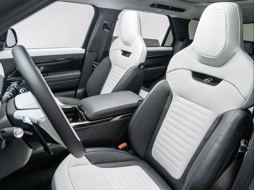 new 2025 Land Rover Range Rover Sport car