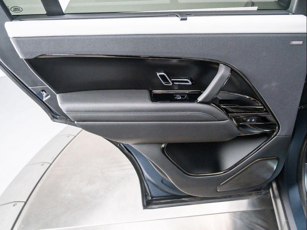 new 2025 Land Rover Range Rover Sport car