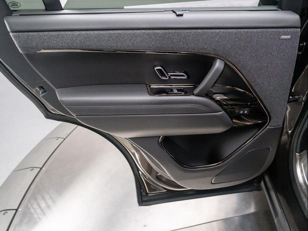 new 2025 Land Rover Range Rover Sport car