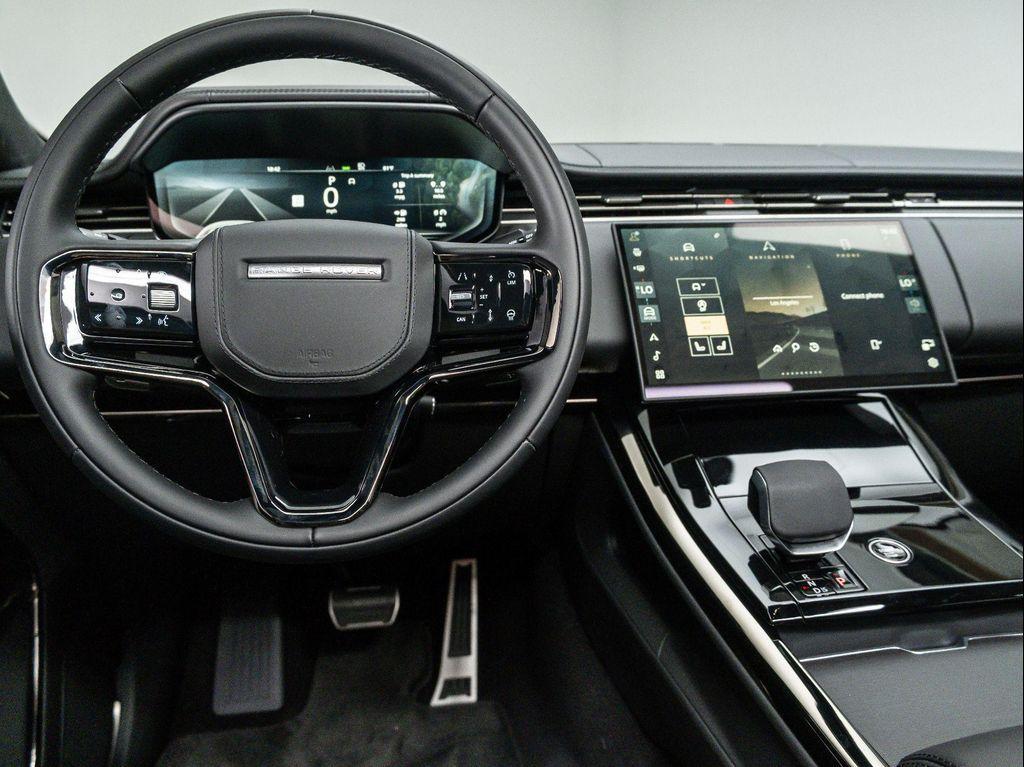 new 2025 Land Rover Range Rover Sport car