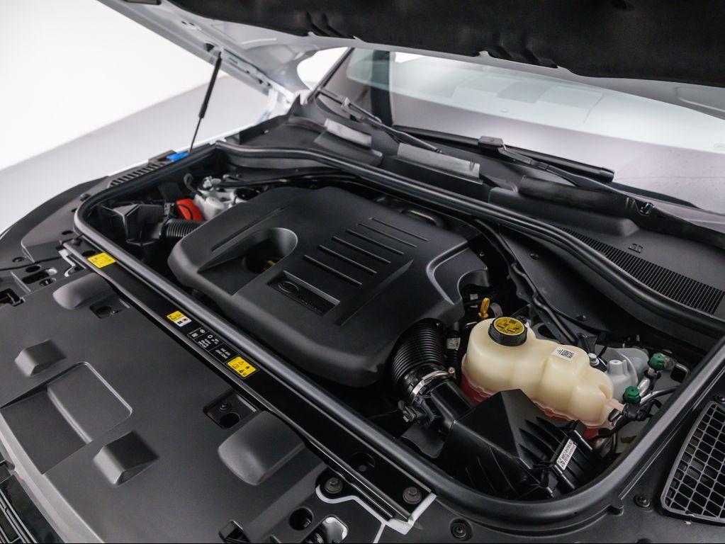 new 2025 Land Rover Range Rover Sport car