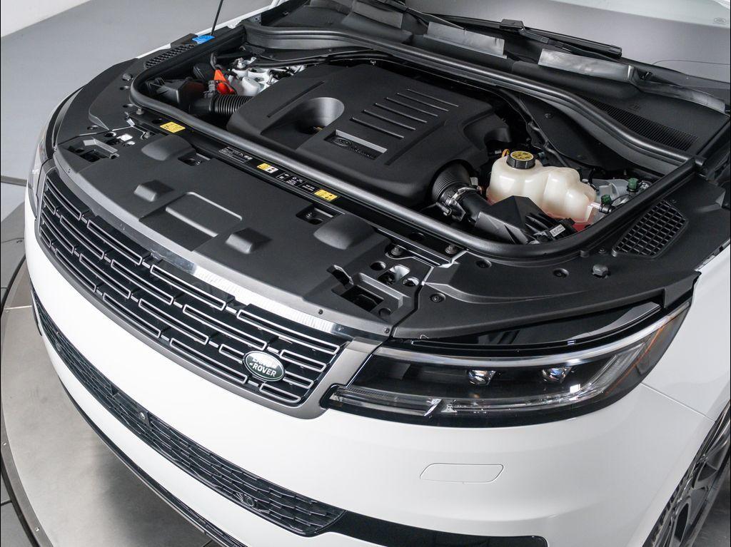 new 2025 Land Rover Range Rover Sport car