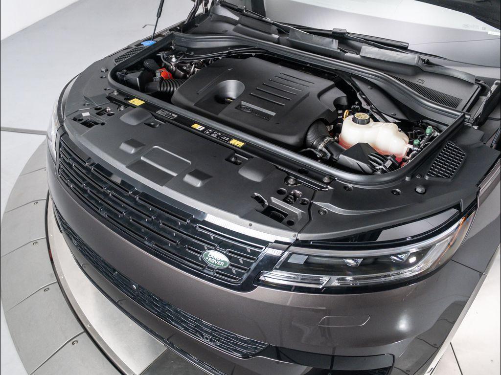 new 2025 Land Rover Range Rover Sport car