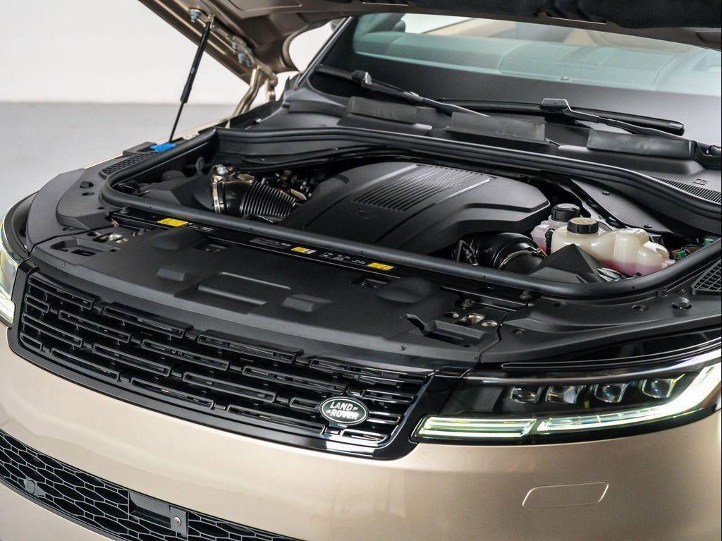 new 2025 Land Rover Range Rover Sport car