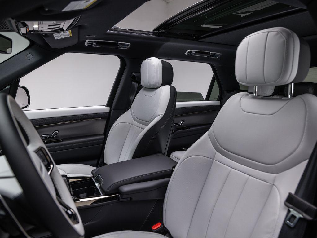 new 2025 Land Rover Range Rover Sport car