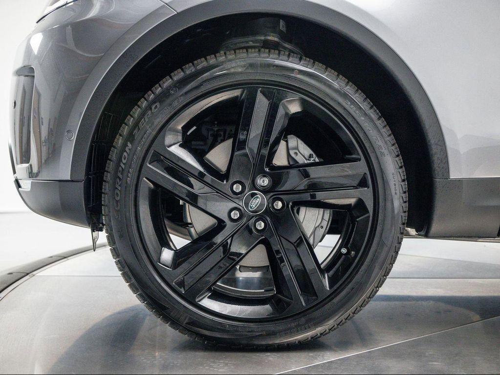 new 2025 Land Rover Discovery car, priced at $70,193