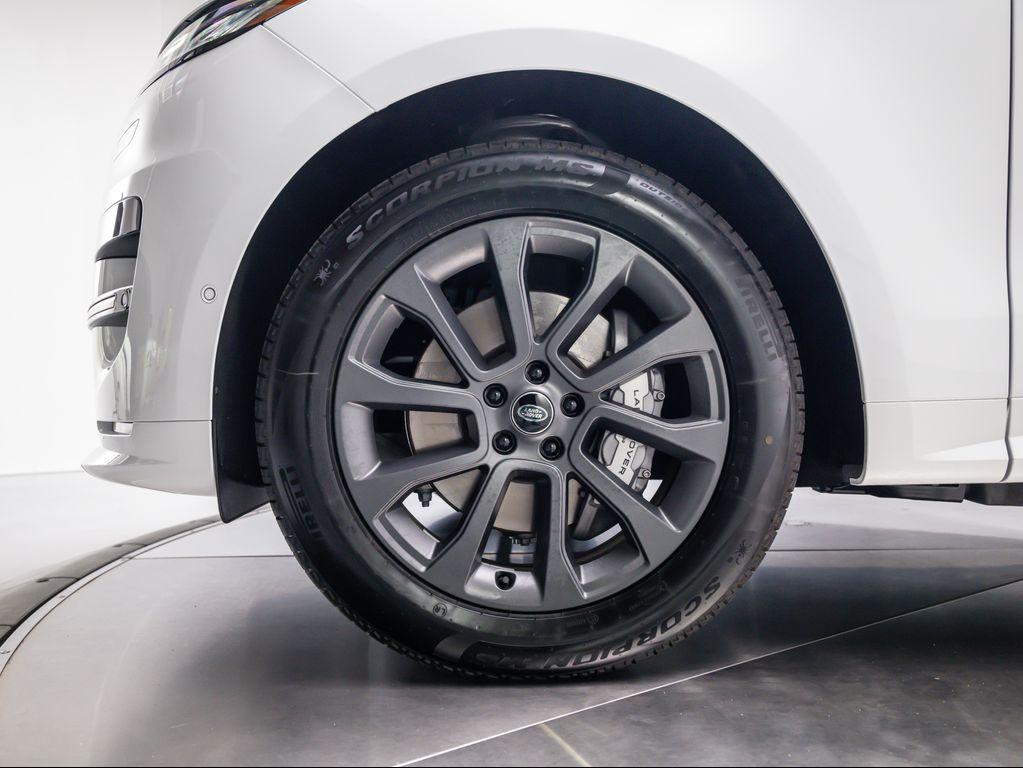 new 2025 Land Rover Range Rover Sport car