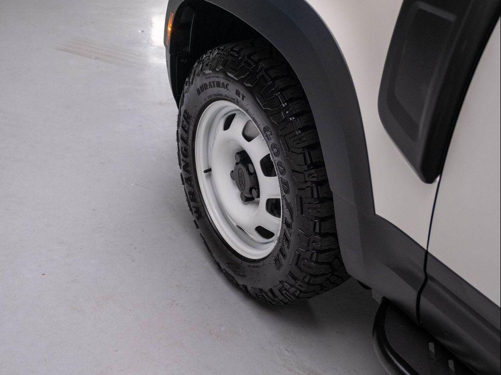 new 2024 Land Rover Defender car