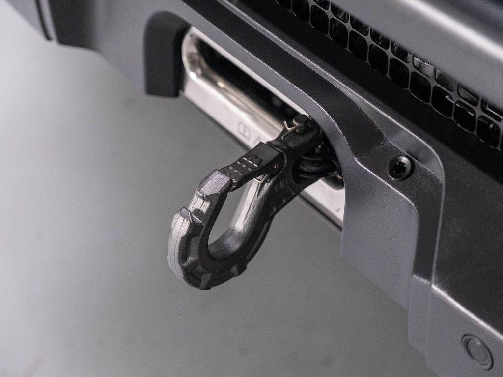 new 2024 Land Rover Defender car