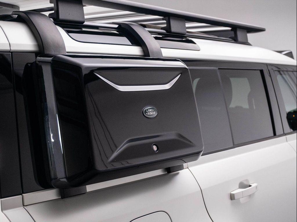 new 2024 Land Rover Defender car