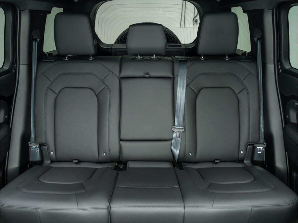 new 2025 Land Rover Defender car