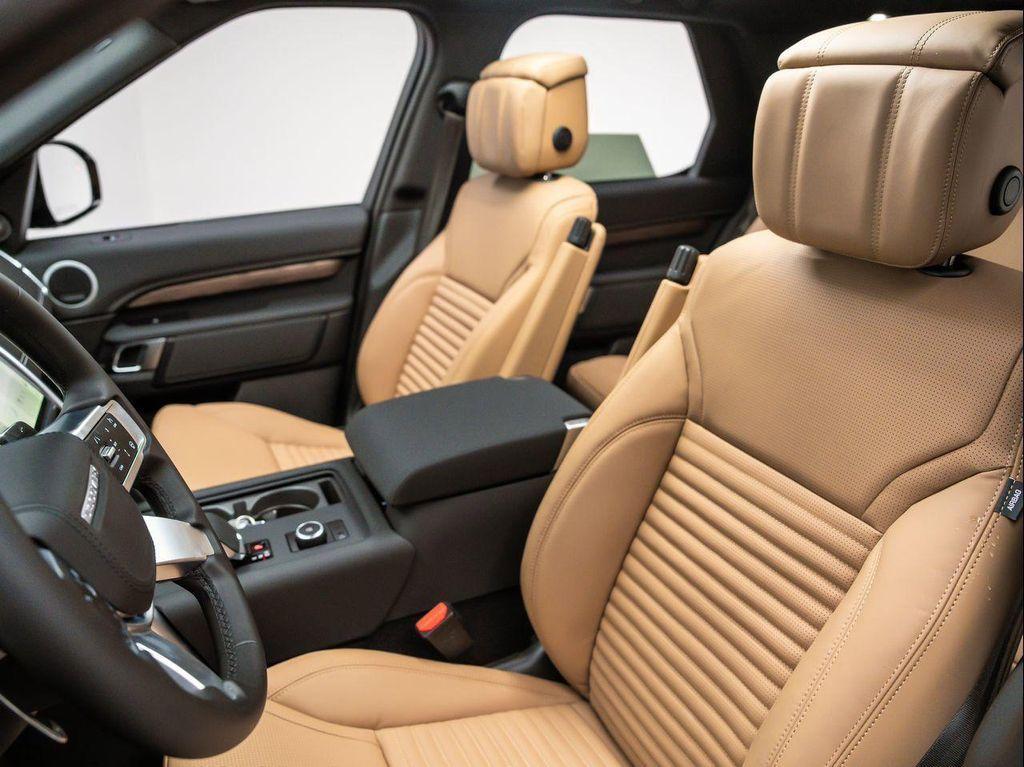 new 2025 Land Rover Discovery car, priced at $82,293