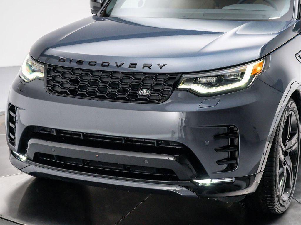 new 2025 Land Rover Discovery car, priced at $82,293