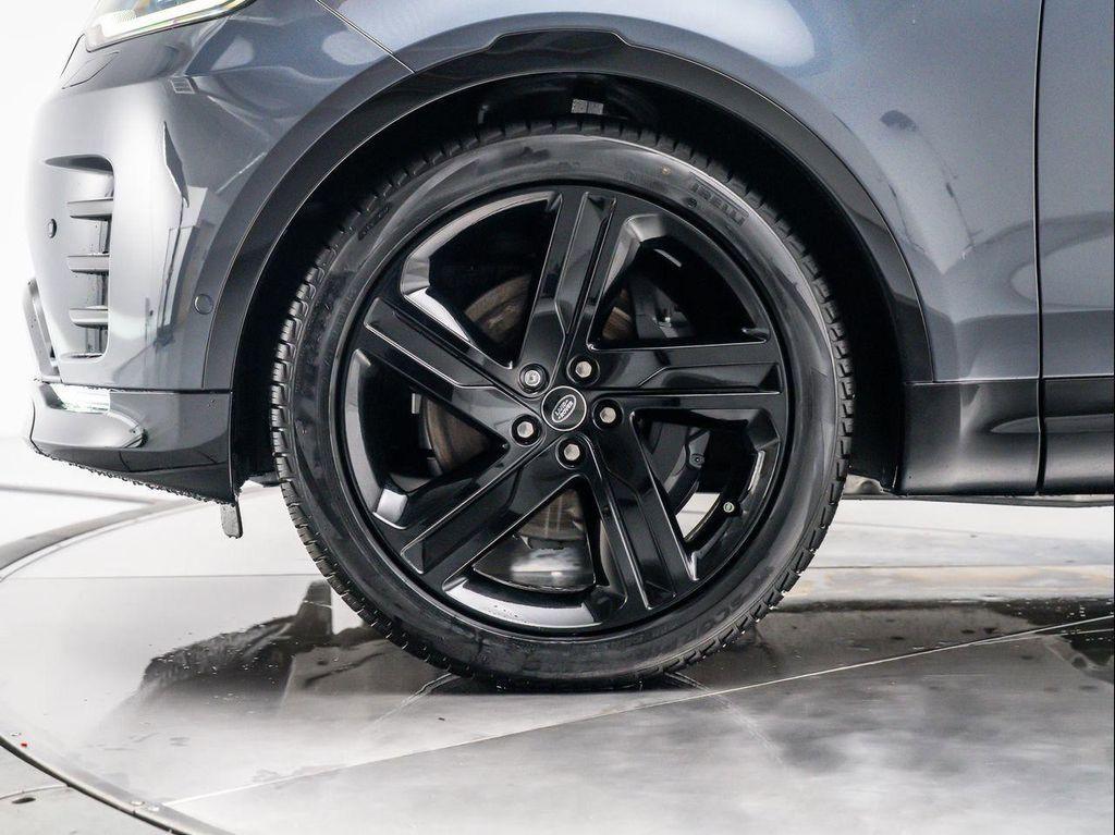 new 2025 Land Rover Discovery car, priced at $82,293