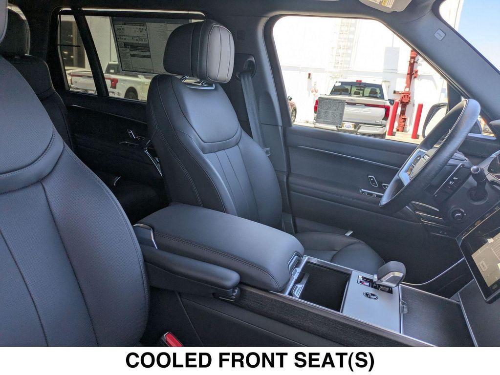 new 2025 Land Rover Range Rover car
