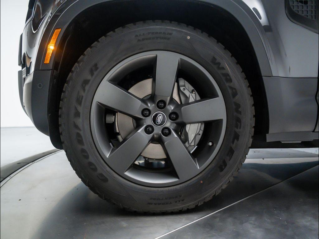new 2025 Land Rover Defender car