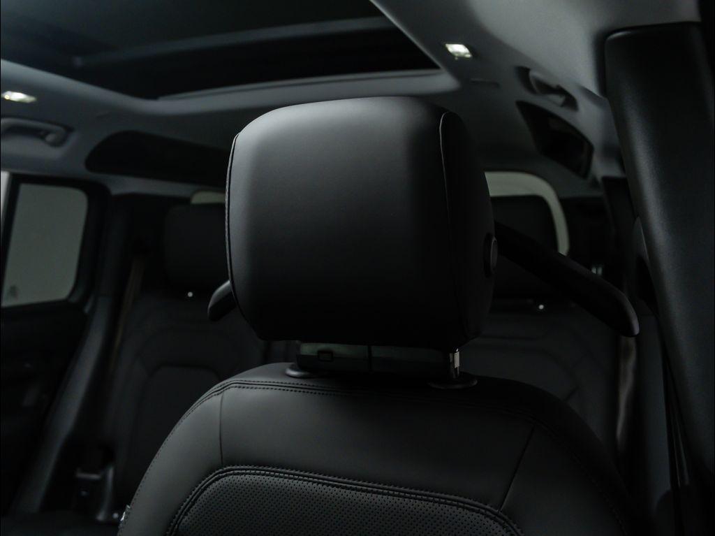 new 2025 Land Rover Defender car