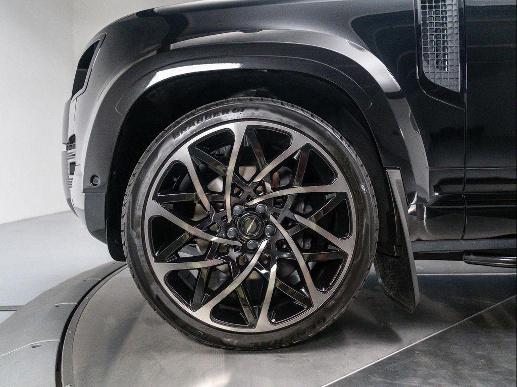 new 2025 Land Rover Defender car