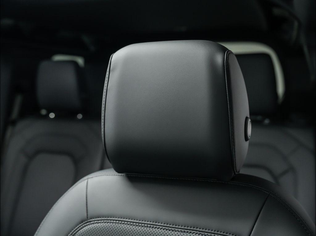 new 2025 Land Rover Defender car