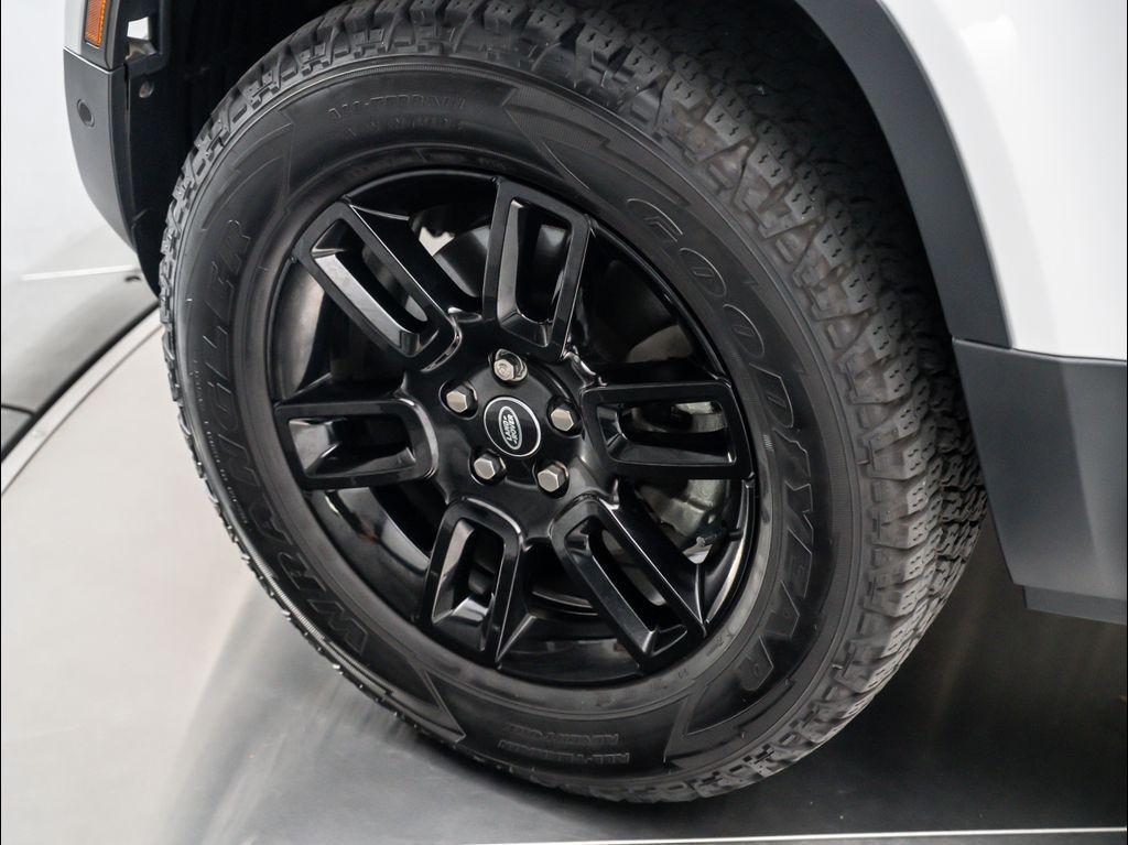 new 2025 Land Rover Defender car