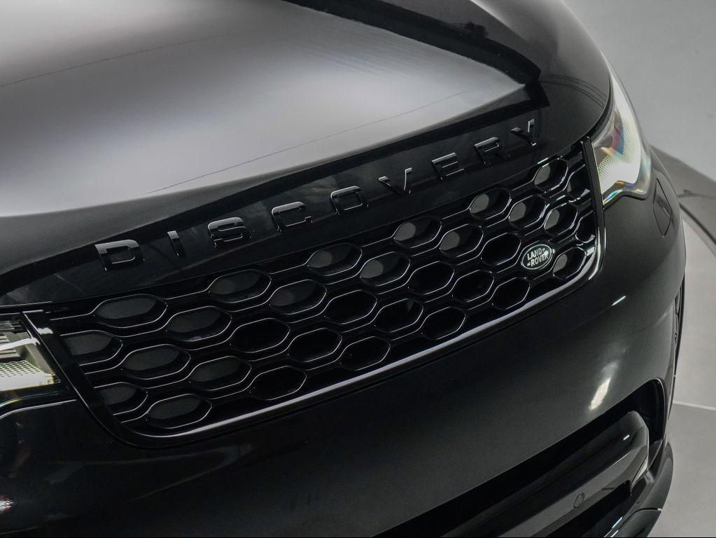new 2025 Land Rover Discovery car, priced at $70,525