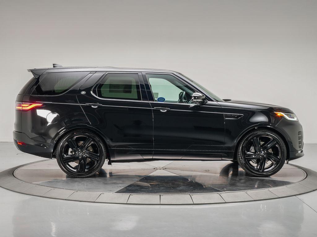 new 2025 Land Rover Discovery car, priced at $70,525