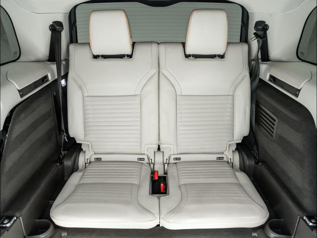 used 2017 Land Rover Discovery car, priced at $18,944