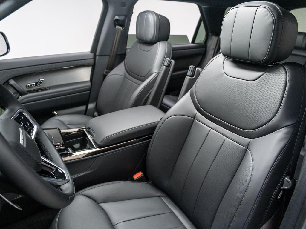 new 2025 Land Rover Range Rover Sport car
