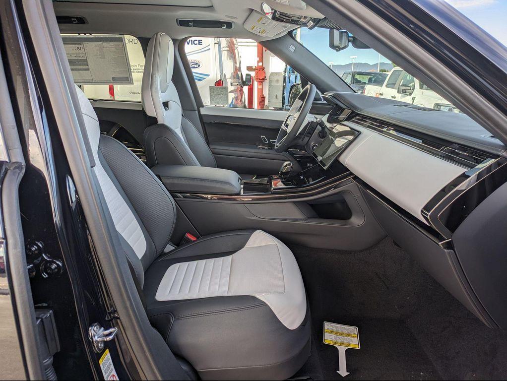 new 2025 Land Rover Range Rover Sport car