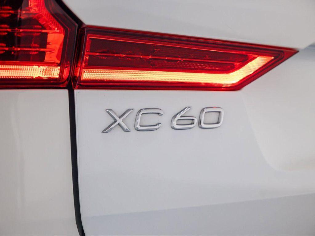 used 2021 Volvo XC60 Recharge Plug-In Hybrid car, priced at $34,432