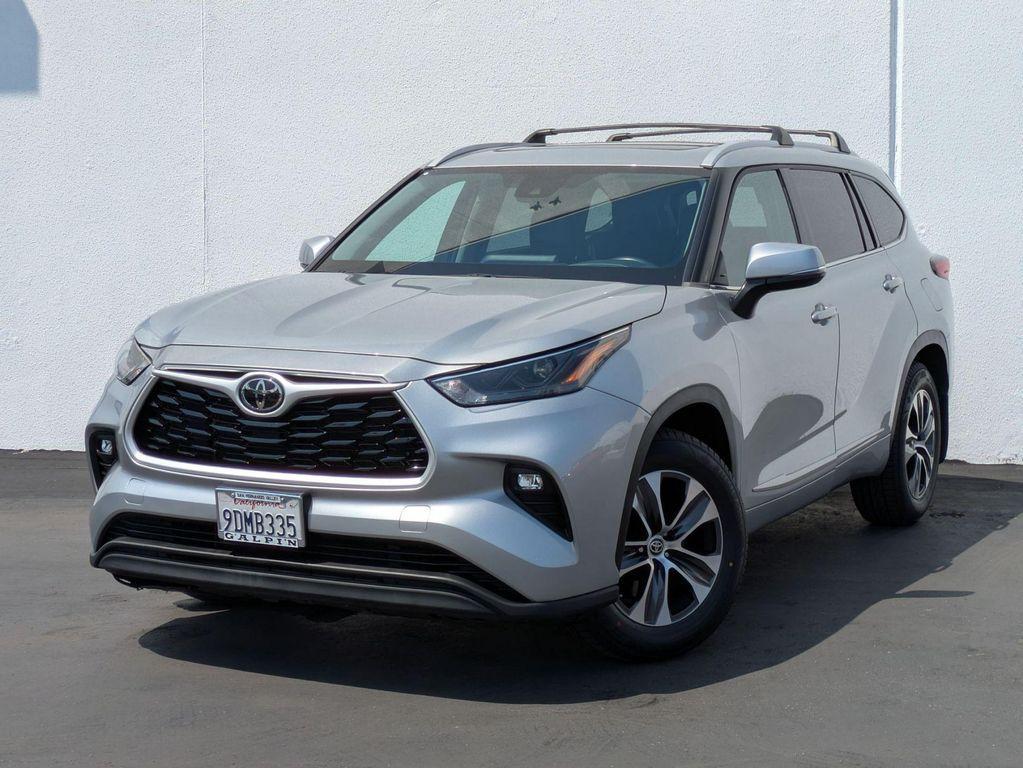 used 2022 Toyota Highlander car, priced at $36,168