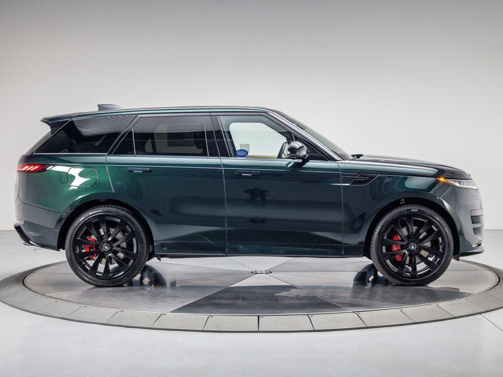 new 2025 Land Rover Range Rover Sport car