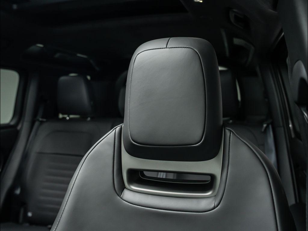 new 2025 Land Rover Defender car