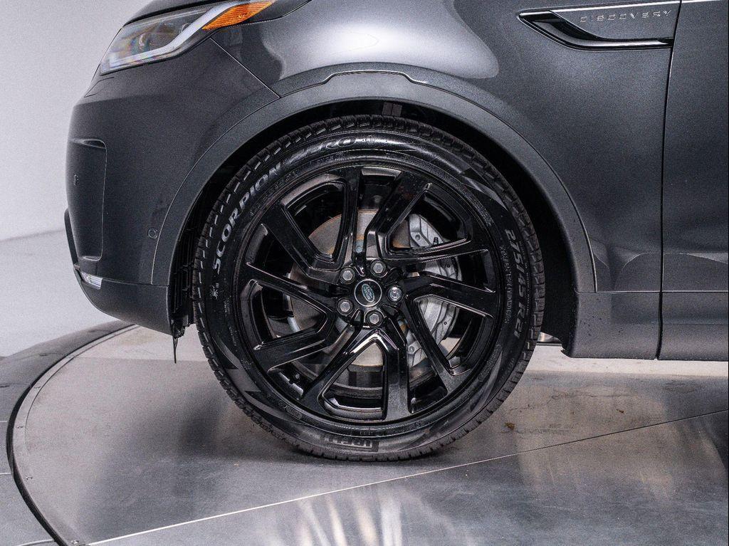 new 2025 Land Rover Discovery car, priced at $68,718