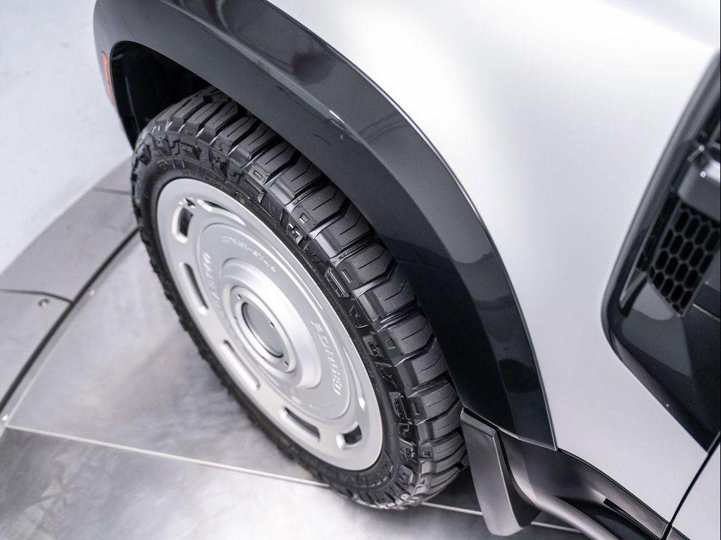 new 2025 Land Rover Defender car