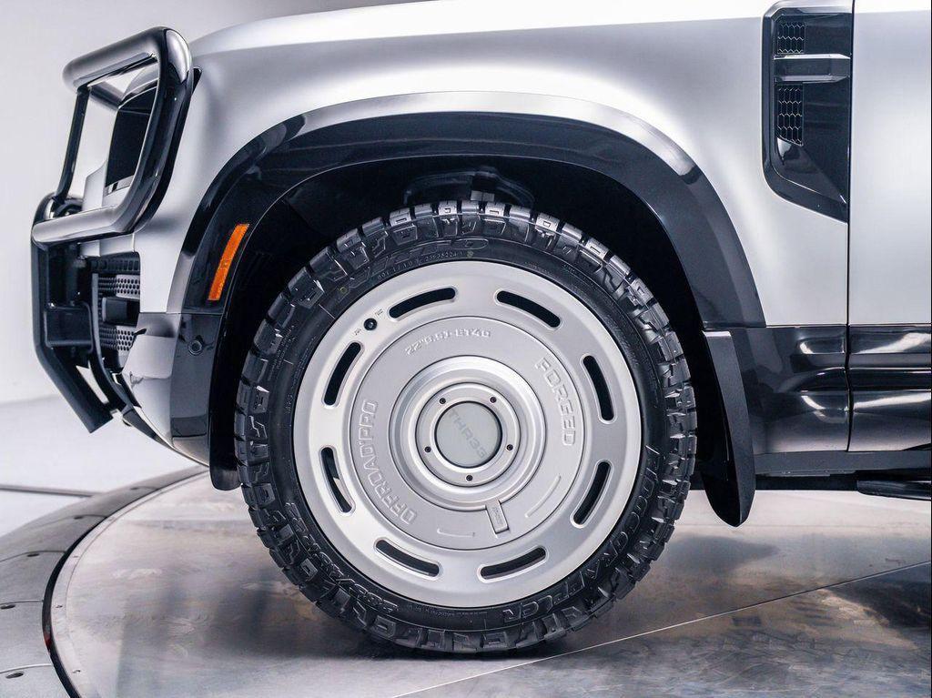 new 2025 Land Rover Defender car