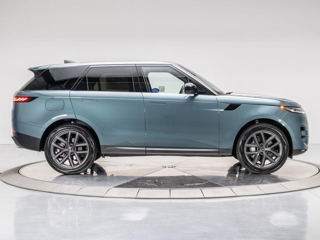 new 2025 Land Rover Range Rover Sport car